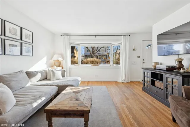 $475,000 | 204 North Emerson Street, Mount Prospect, IL 60056