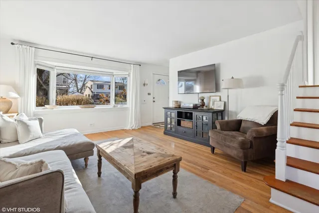 $475,000 | 204 North Emerson Street, Mount Prospect, IL 60056