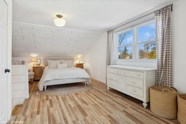 $475,000 | 204 North Emerson Street, Mount Prospect, IL 60056