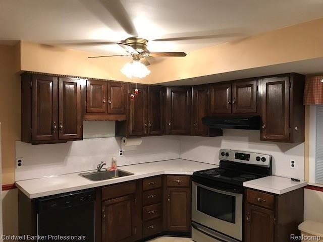 9911 Ruth Avenue Allen Park, MI 48101 - Photo 9 of 18 Kitchen 1.jpg