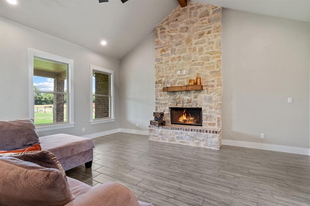 1030 Alex Drive Springtown, TX 76082 - Photo 11 of 40