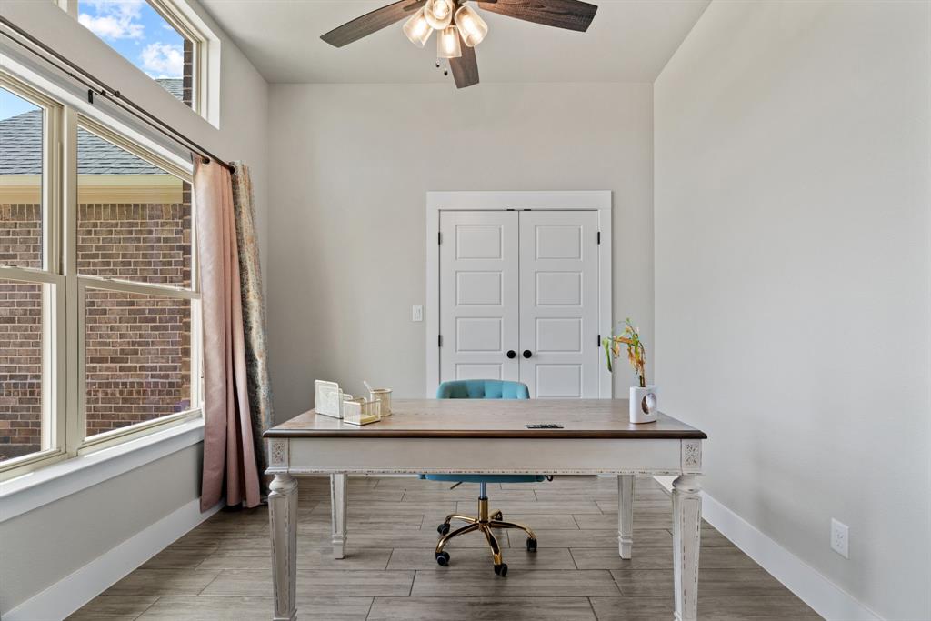 1030 Alex Drive Springtown, TX 76082 - Photo 7 of 40