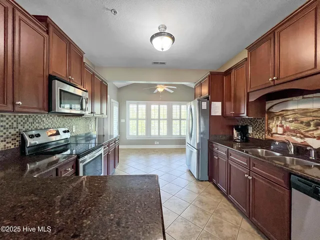 $2,200 | 148 Wharf Landing Drive, Unit F, Edenton, NC 27932