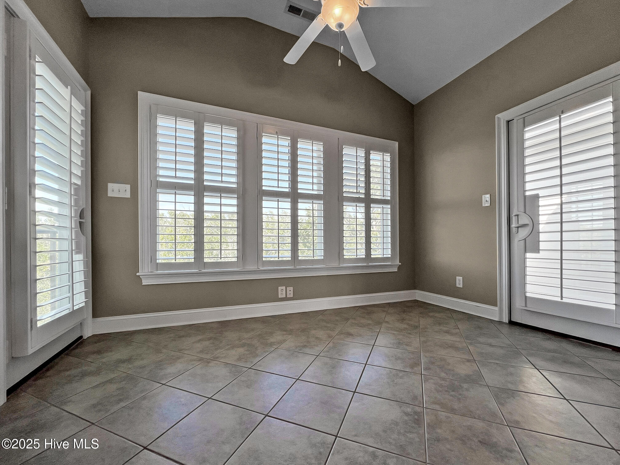 148 Wharf Landing Drive, Unit F Edenton, NC 27932 - Photo 6 of 13 Dining Nook