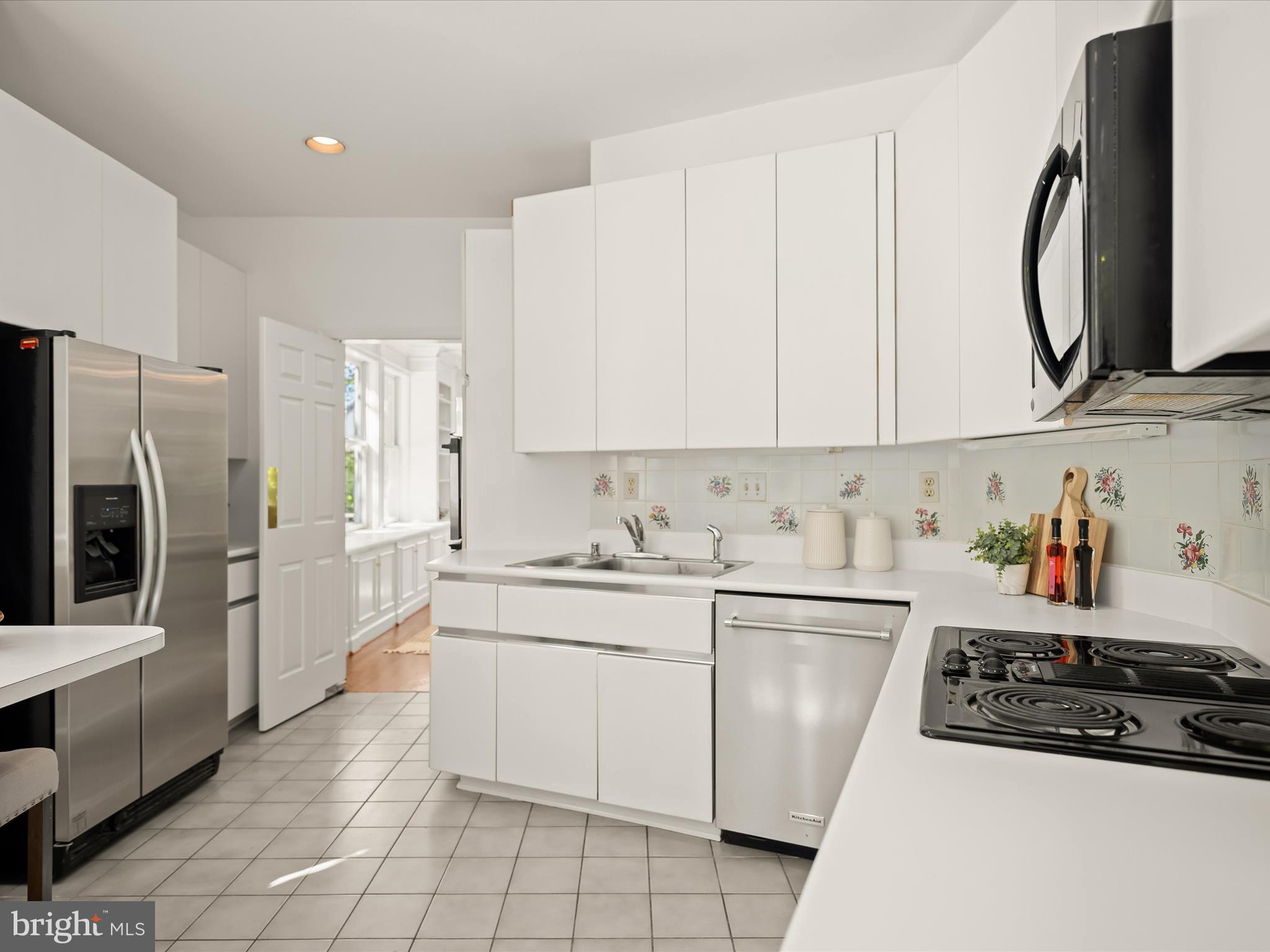 4700 Foxhall Crescent Northwest Washington, DC 20007 - Photo 13 of 46 foxhall018