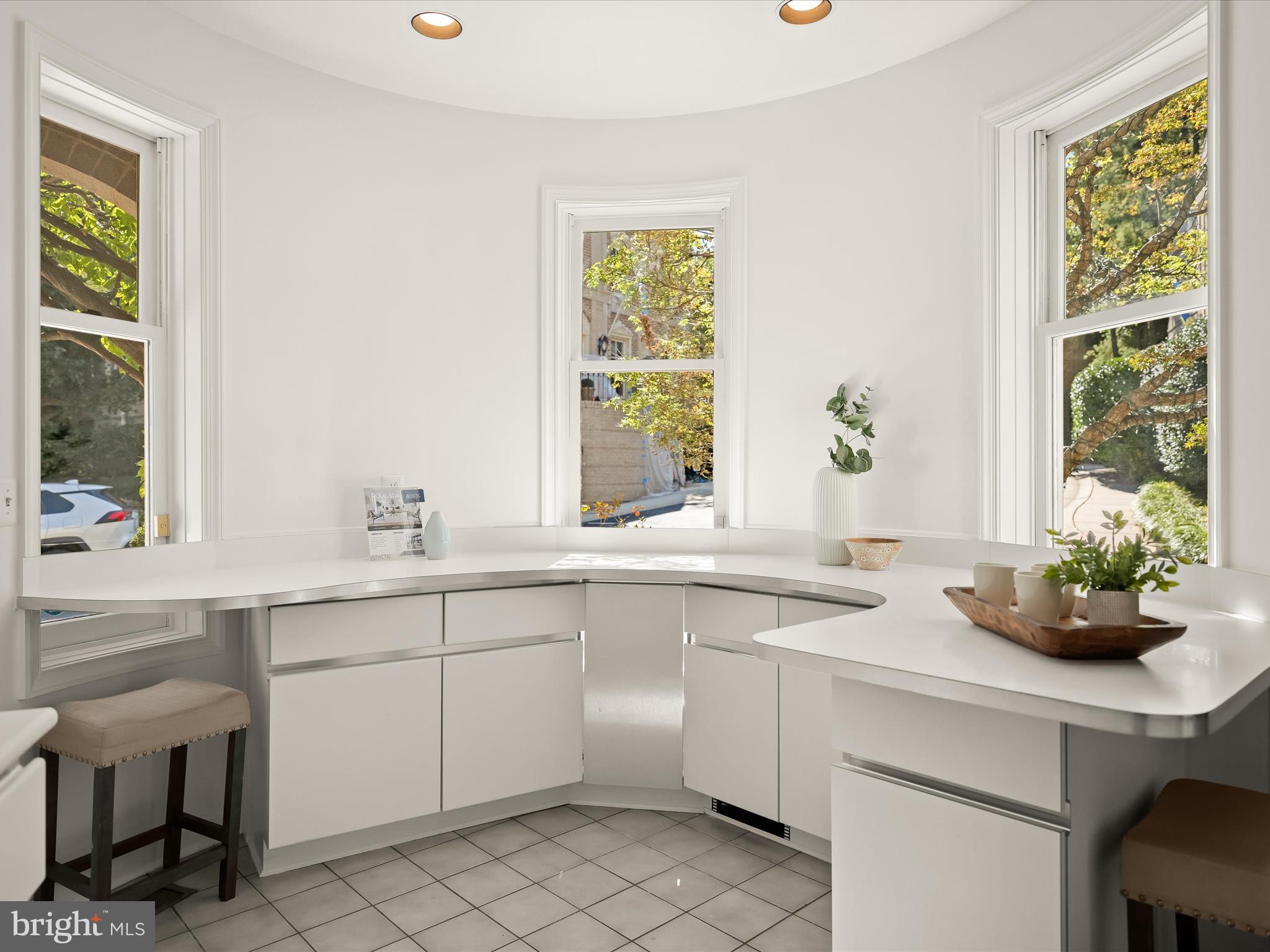 4700 Foxhall Crescent Northwest Washington, DC 20007 - Photo 14 of 46 foxhall016