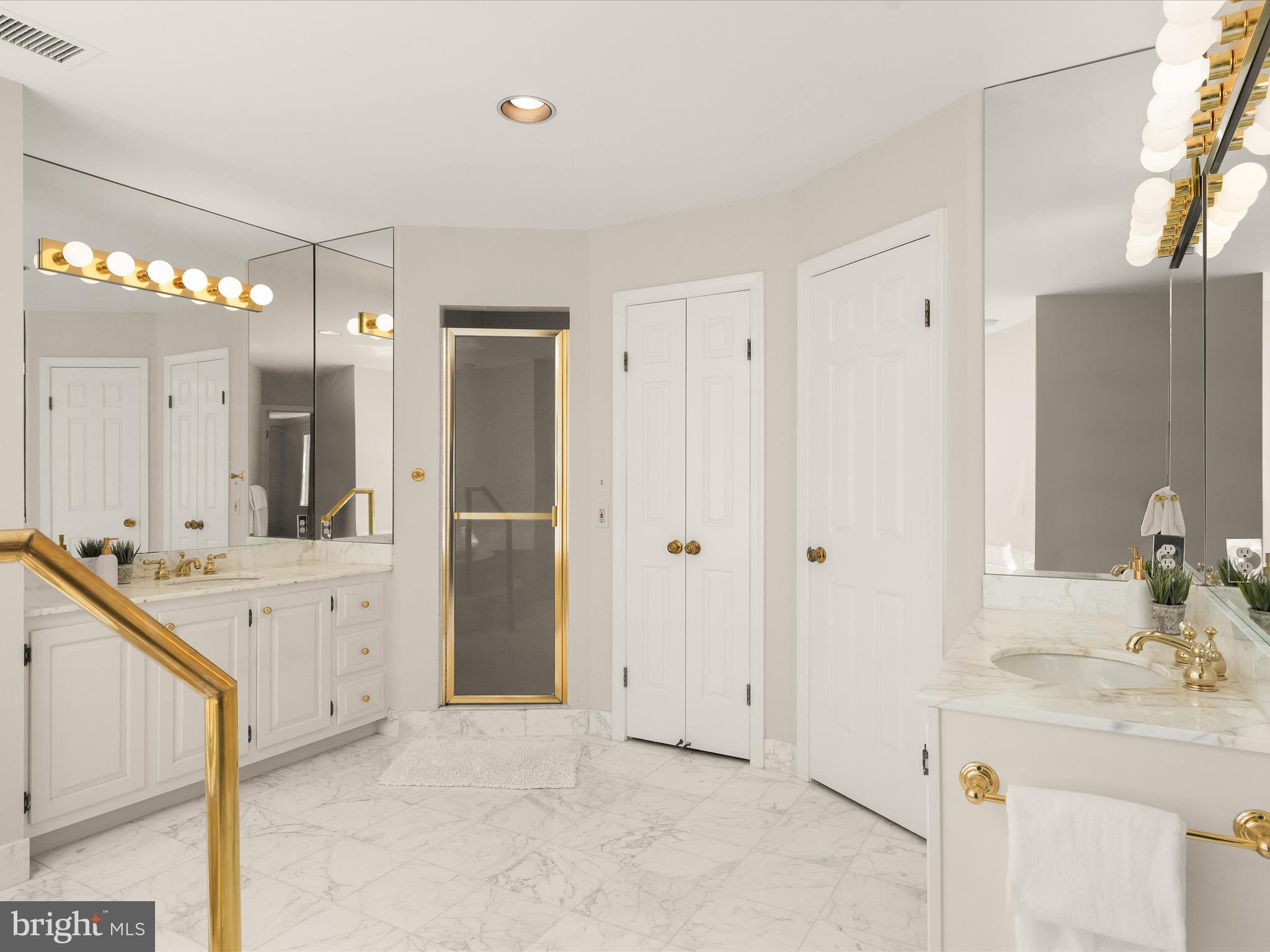 4700 Foxhall Crescent Northwest Washington, DC 20007 - Photo 22 of 46 foxhall035