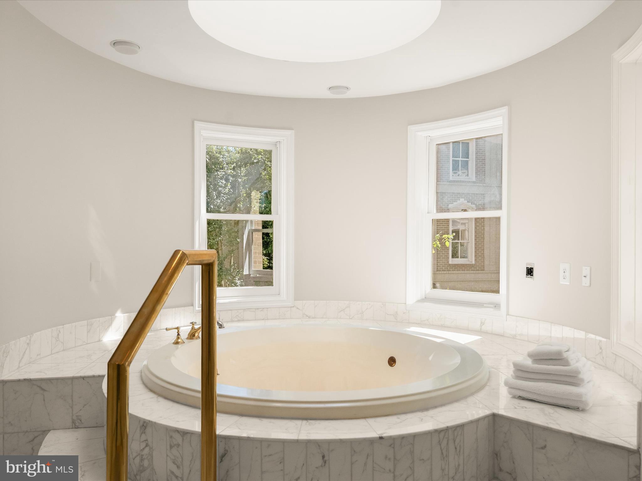 4700 Foxhall Crescent Northwest Washington, DC 20007 - Photo 23 of 46 foxhall037