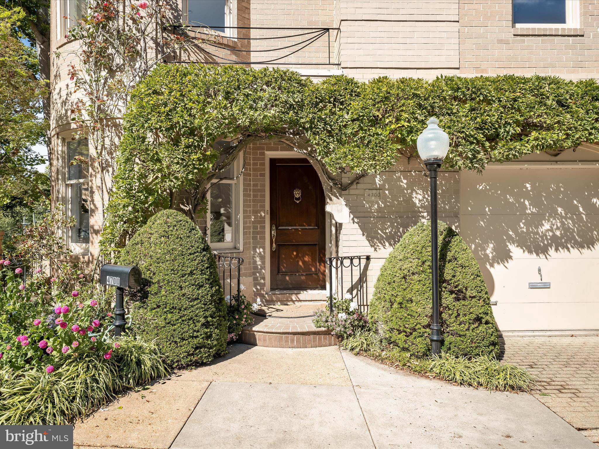 4700 Foxhall Crescent Northwest Washington, DC 20007 - Photo 3 of 46 foxhall003