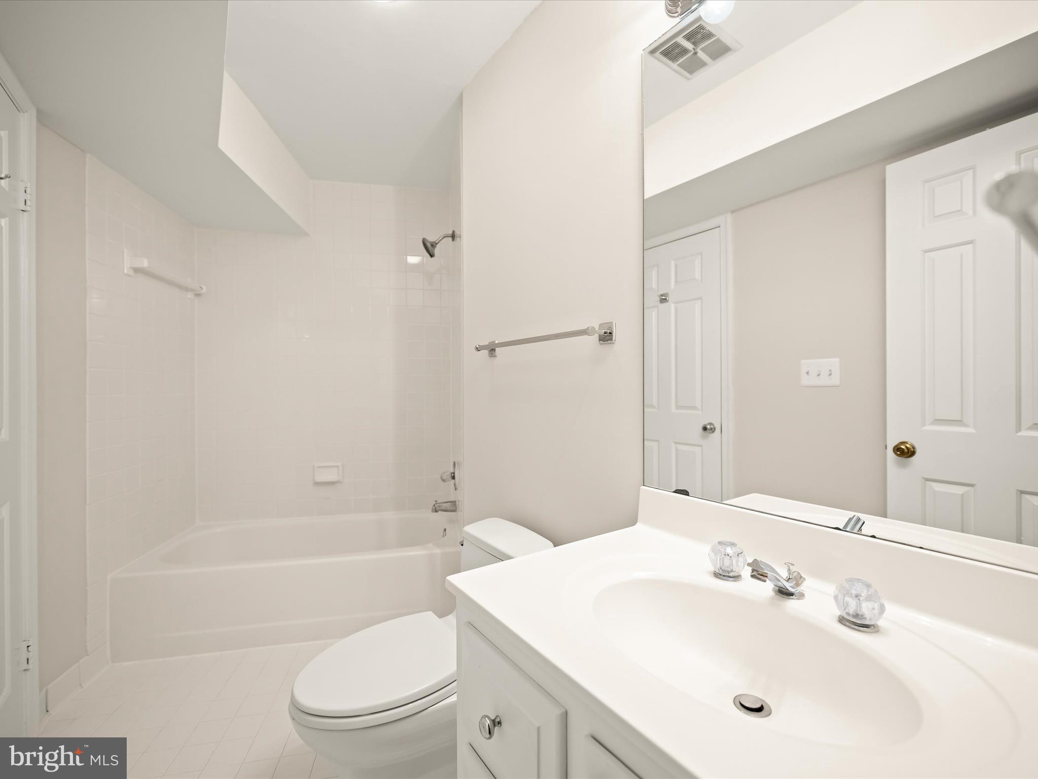 4700 Foxhall Crescent Northwest Washington, DC 20007 - Photo 37 of 46 foxhall045