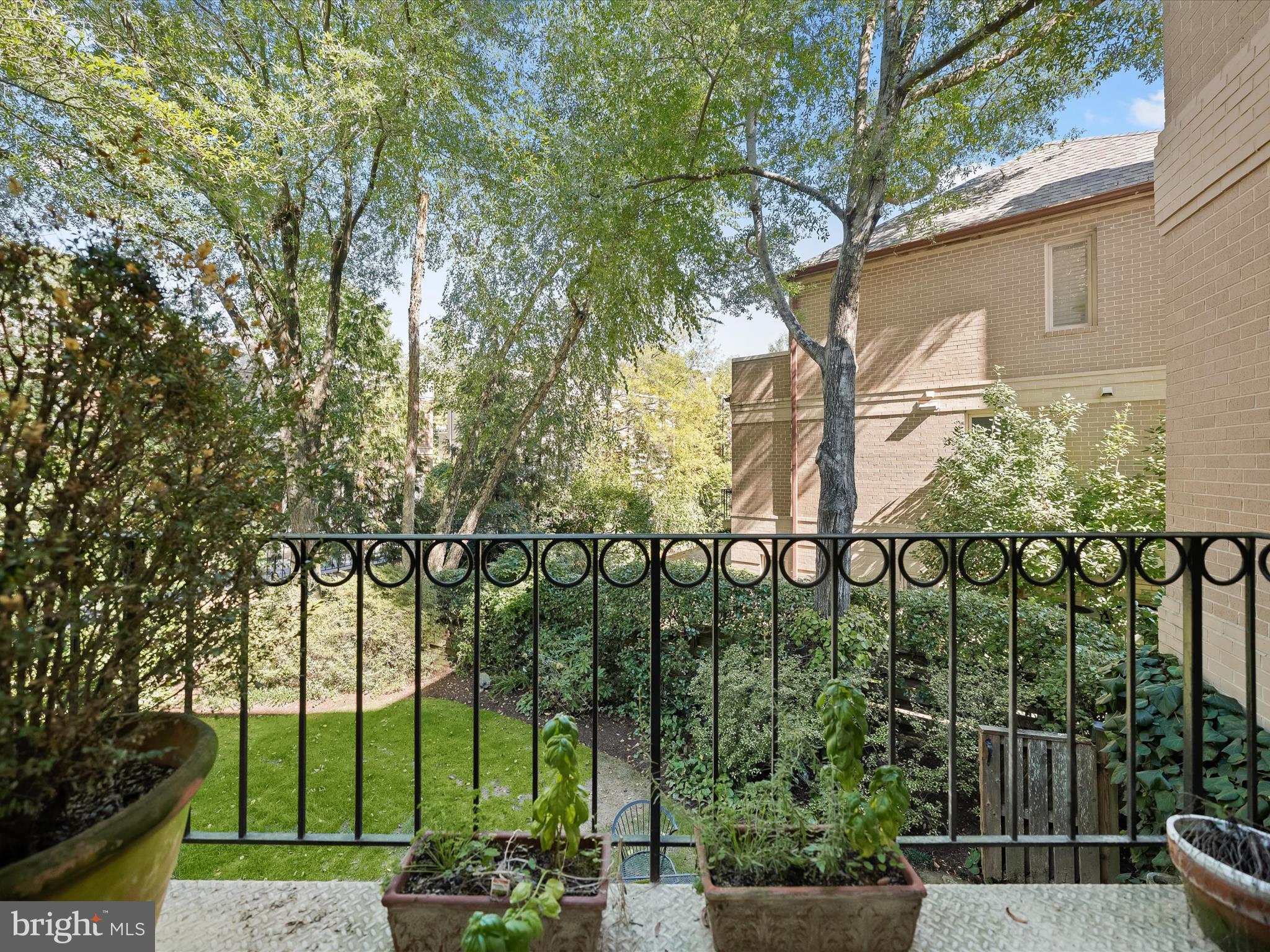 4700 Foxhall Crescent Northwest Washington, DC 20007 - Photo 40 of 46 foxhall048