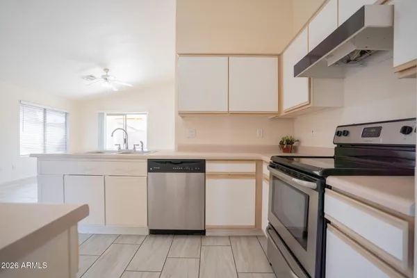 $1,895 | 8563 West Mission Lane, Peoria, AZ 85345