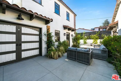 $2,925,000 | 4359 Clybourn Avenue, Toluca Lake, CA 91602