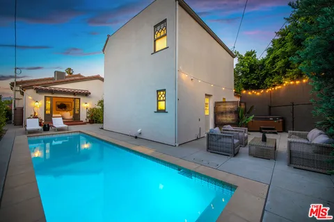 $2,925,000 | 4359 Clybourn Avenue, Toluca Lake, CA 91602