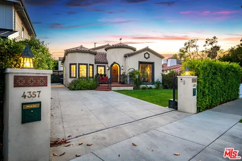 $2,925,000 | 4359 Clybourn Avenue, Toluca Lake, CA 91602