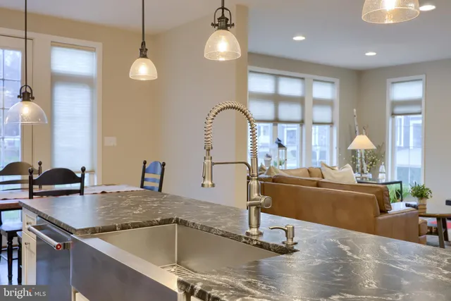 $675,000 | 1118 Edgemoor Court, Lancaster, PA 17601