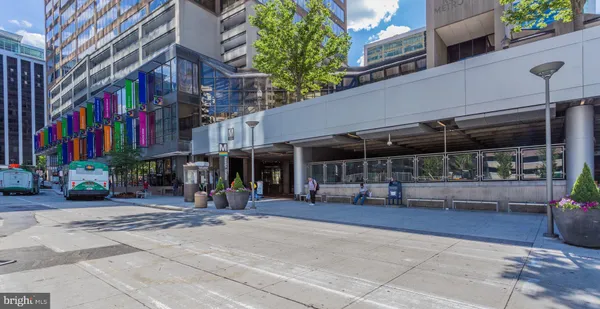 $2,350 | 1553 19th Street North, Unit 2, Arlington, VA 22209