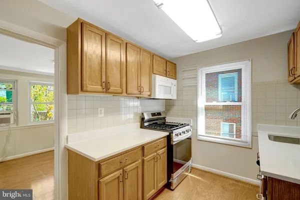 $2,350 | 1553 19th Street North, Unit 2, Arlington, VA 22209