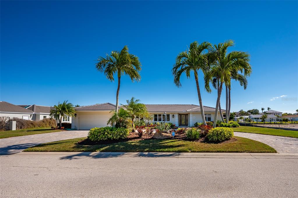 548 Gunwale Lane Longboat Key, FL 34228 - Photo 9 of 57