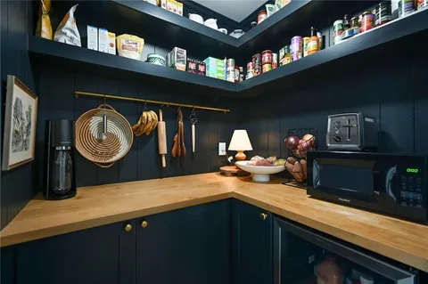 $949,000 | 9331 Ensley Lane, Leawood, KS 66206