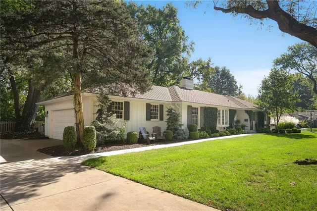 $949,000 | 9331 Ensley Lane, Leawood, KS 66206