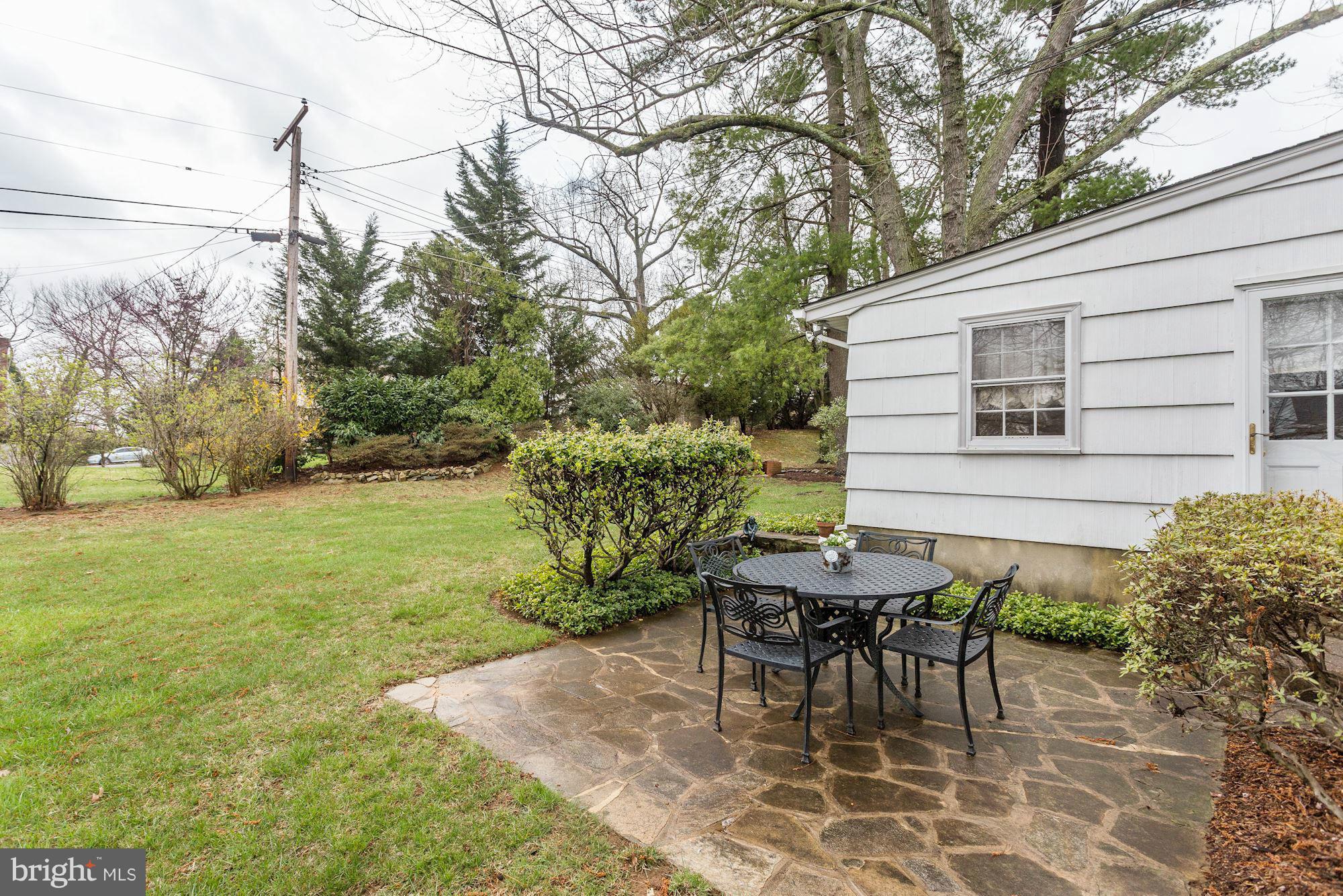 121 Croftley Road Lutherville-Timonium, MD 21093 - Photo 8 of 29 Patio