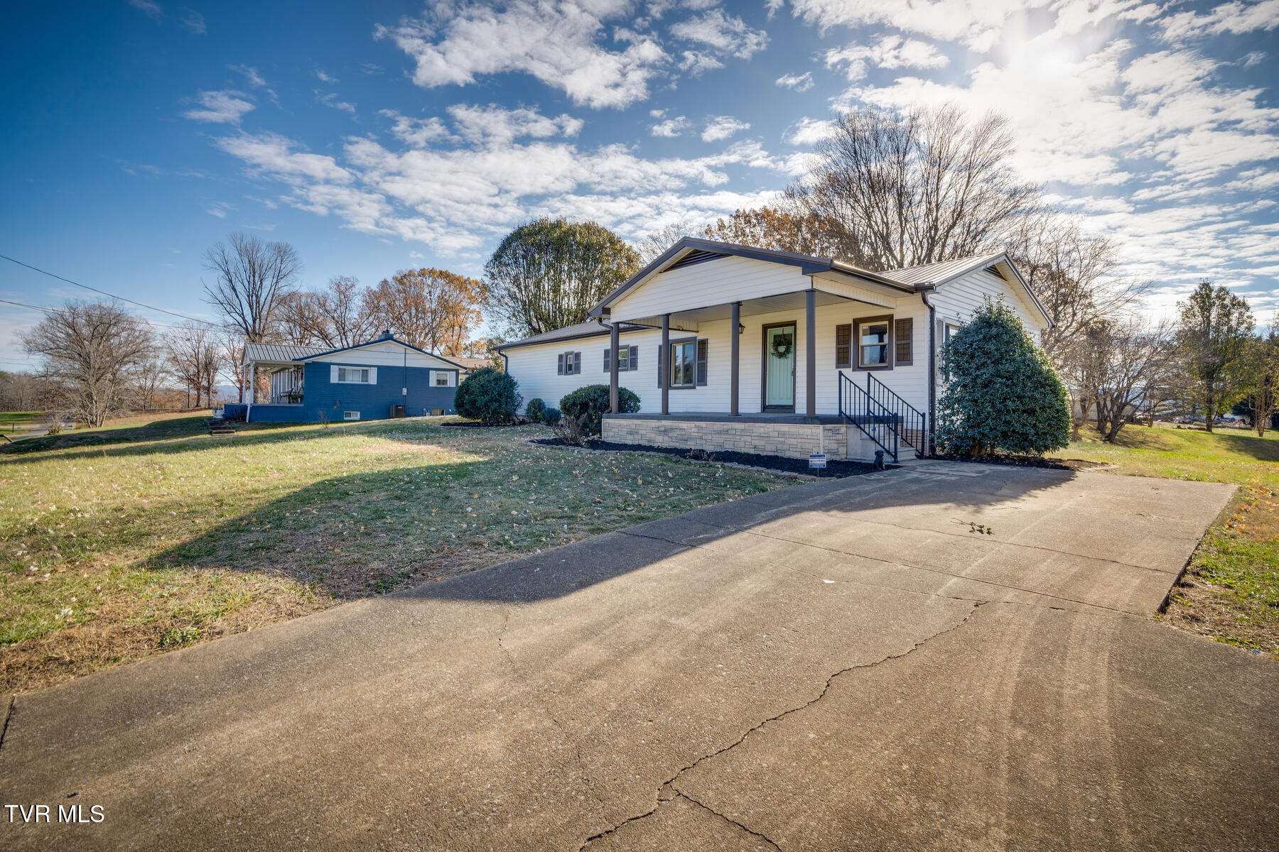 1029 Rogan Street Church Hill, TN 37642 - Photo 2 of 34 003