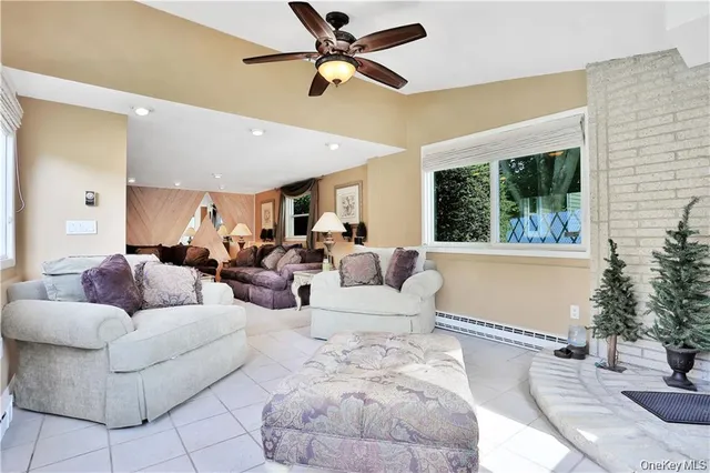 $539,000 | 2 Split Tree Drive, New Windsor, NY 12553