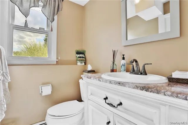 $539,000 | 2 Split Tree Drive, New Windsor, NY 12553