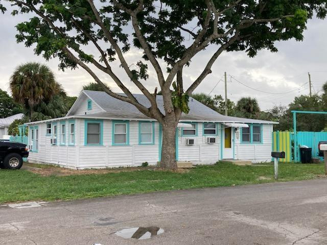 4649 Southeast May Avenue Stuart, FL 34997 - Photo 2 of 16 Photo 2