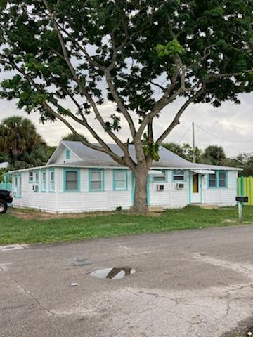 4649 Southeast May Avenue Stuart, FL 34997 - Photo 3 of 16 Photo 3
