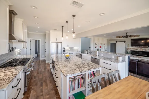 $824,950 | 5808 County Road 7620, Lubbock, TX 79424