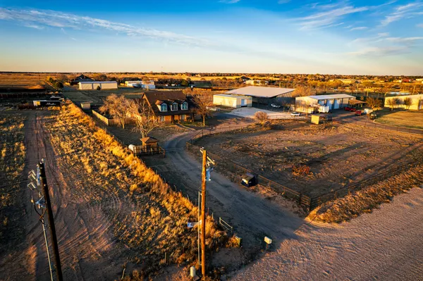 $824,950 | 5808 County Road 7620, Lubbock, TX 79424