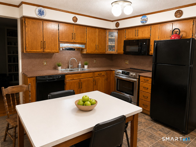 1080 Hoop Pole Road Guilford, CT 06437 - Photo 7 of 11
