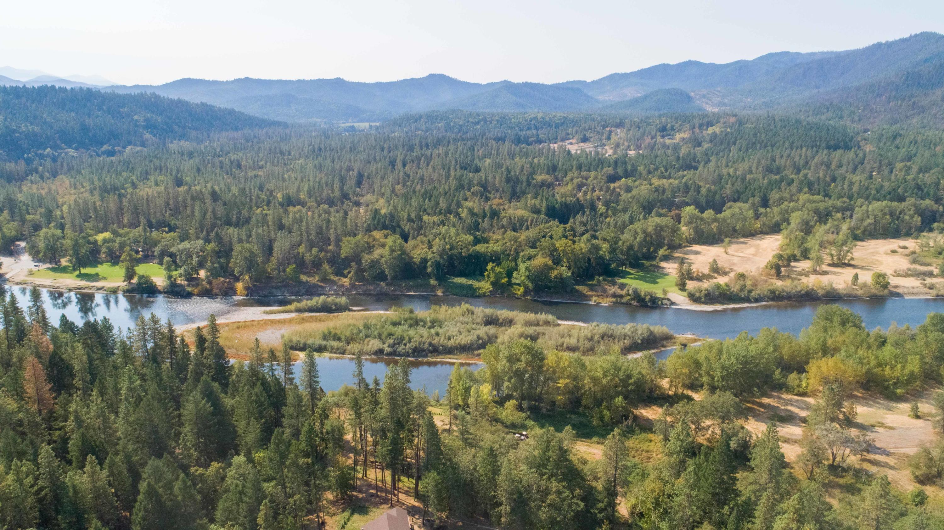 897 Ferry Road Grants Pass, OR 97526 - Photo 13 of 23 Area view