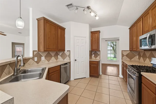 $2,300 | 2638 Marquette Trail, Katy, TX 77494