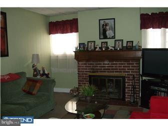 722 Brookhaven Road Wallingford, PA 19086 - Photo 4 of 12 Living Room