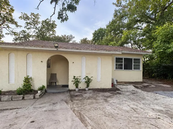 $1,300 | 322 North Wekiwa Springs Road, Apopka, FL 32703