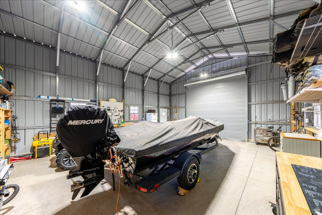 357 East Main Street Enterprise, UT 84725 - Photo 67 of 71 Garage featuring metal wall