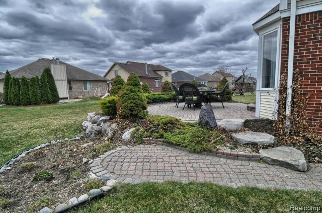 28320 Katie Road New Baltimore, MI 48047 - Photo 5 of 27 Patio.jpg