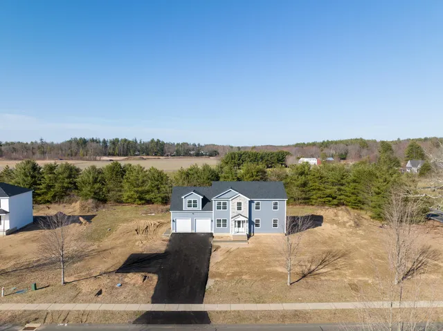 $779,900 | 2 Stratton Farms Road, Suffield, CT 06093