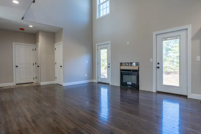 $779,900 | 2 Stratton Farms Road, Suffield, CT 06093