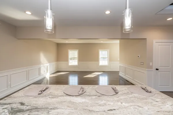 $779,900 | 2 Stratton Farms Road, Suffield, CT 06093