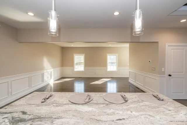 $779,900 | 2 Stratton Farms Road, Suffield, CT 06093