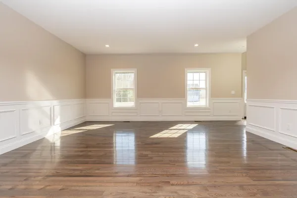 $779,900 | 2 Stratton Farms Road, Suffield, CT 06093