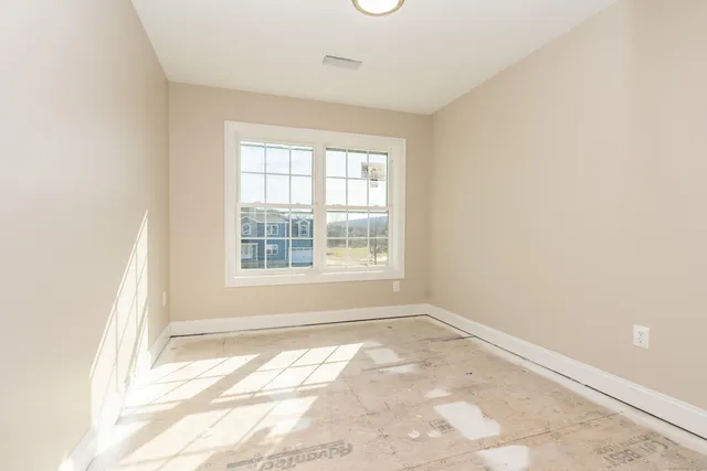 $779,900 | 2 Stratton Farms Road, Suffield, CT 06093