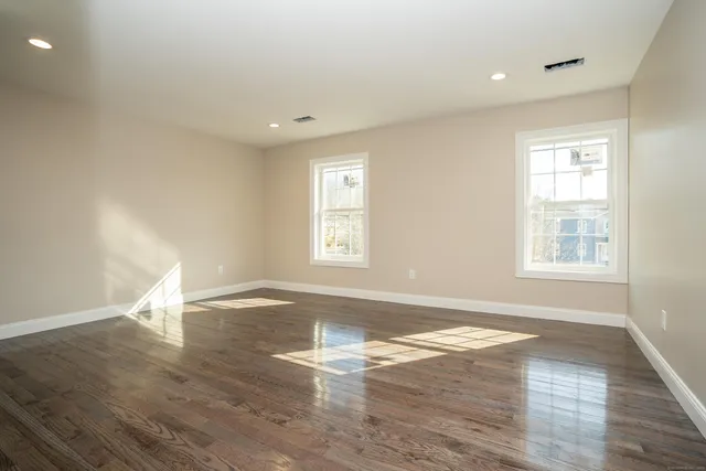 $779,900 | 2 Stratton Farms Road, Suffield, CT 06093