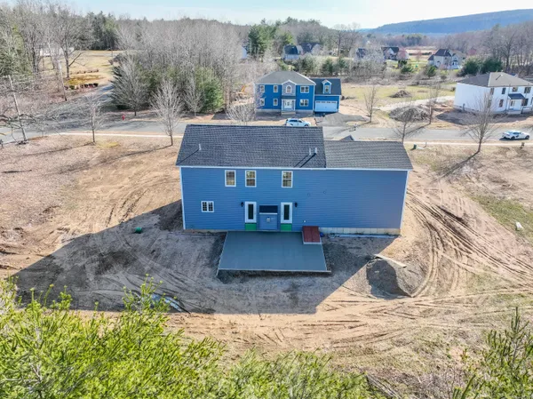 $779,900 | 2 Stratton Farms Road, Suffield, CT 06093