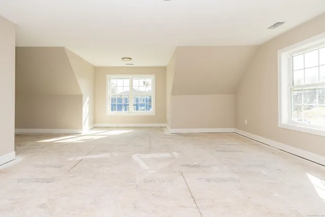 $779,900 | 2 Stratton Farms Road, Suffield, CT 06093