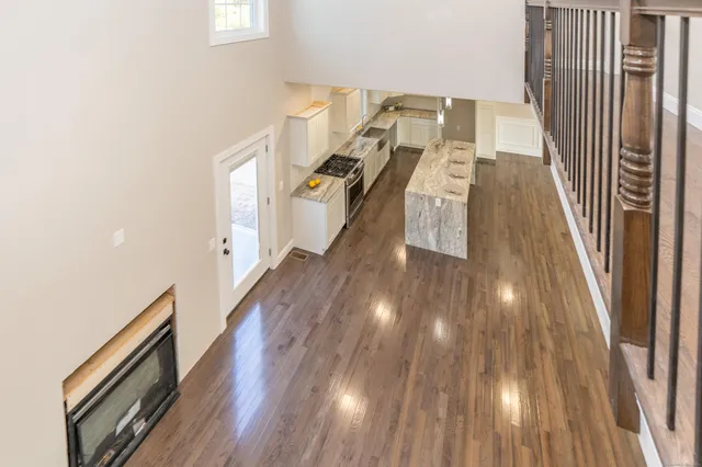 $779,900 | 2 Stratton Farms Road, Suffield, CT 06093